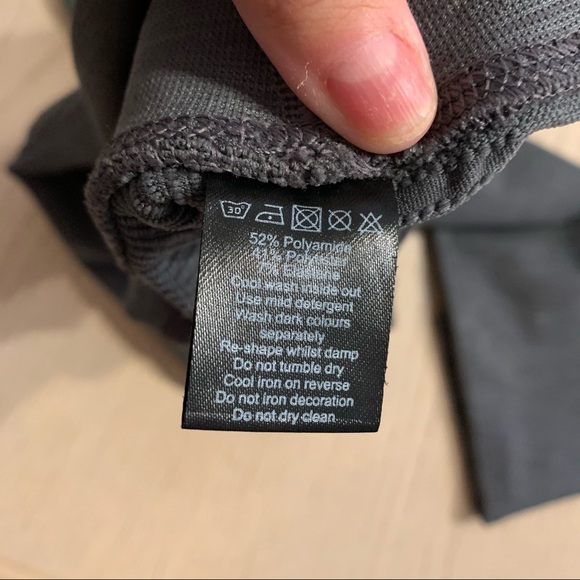 Alphalete Halo Leggings in Charcoal - Picture 8 of 9